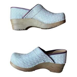 Sanita Women’s Purple Trim Clogs For Nurses, EU 35, US 4